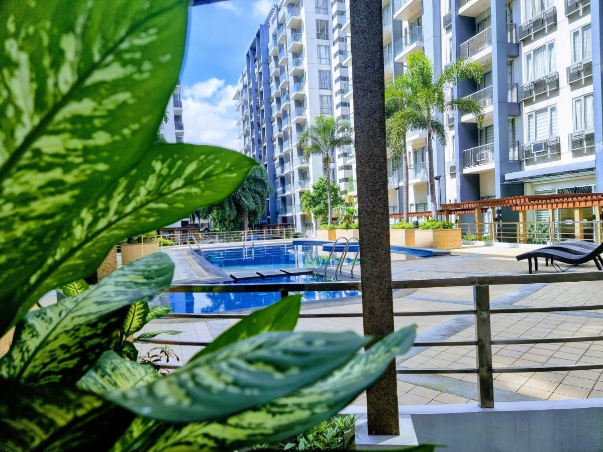 One Palm Tree Villas Condo Across Naia Terminal 3 Манила Экстерьер фото