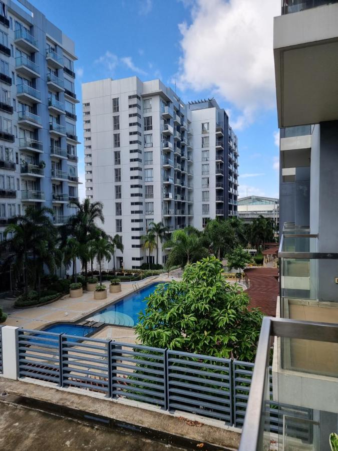 One Palm Tree Villas Condo Across Naia Terminal 3 Манила Экстерьер фото
