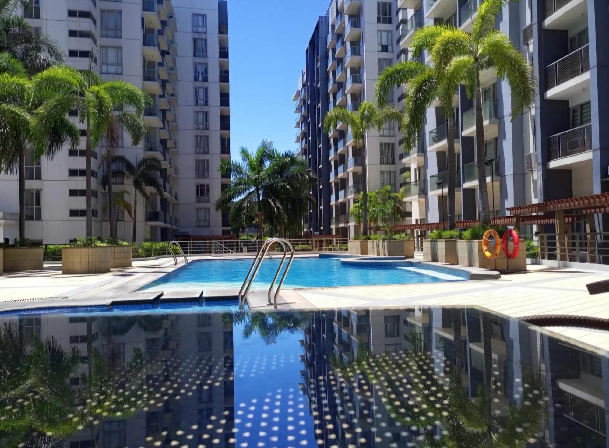 One Palm Tree Villas Condo Across Naia Terminal 3 Манила Экстерьер фото